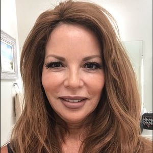 Meet your Posher, Mercedes